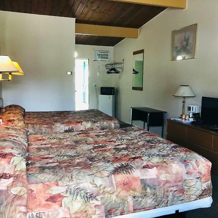 Polson Park Motel Vernon Zewnętrze zdjęcie