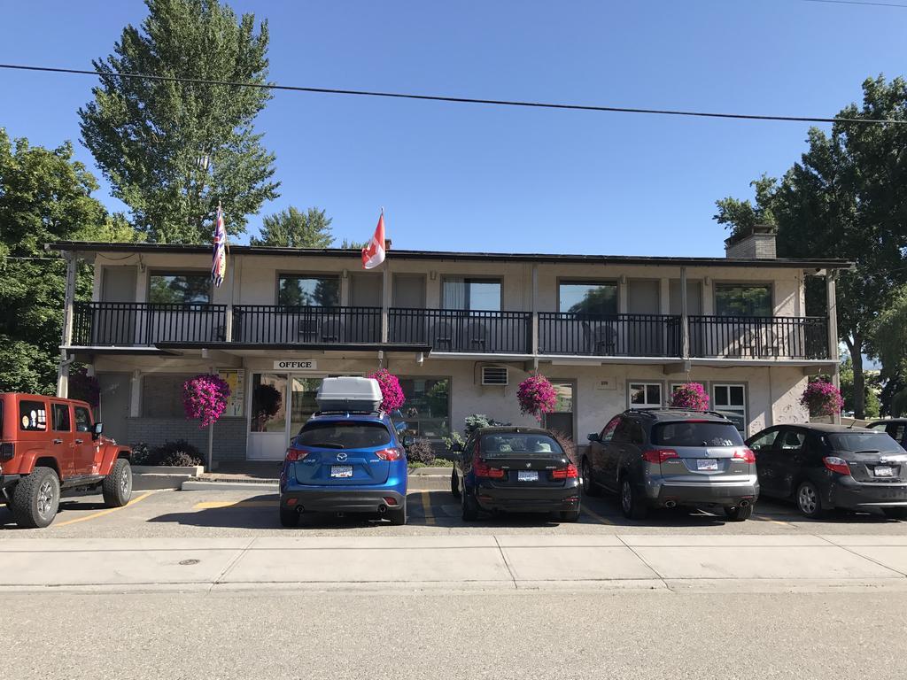Polson Park Motel Vernon Zewnętrze zdjęcie