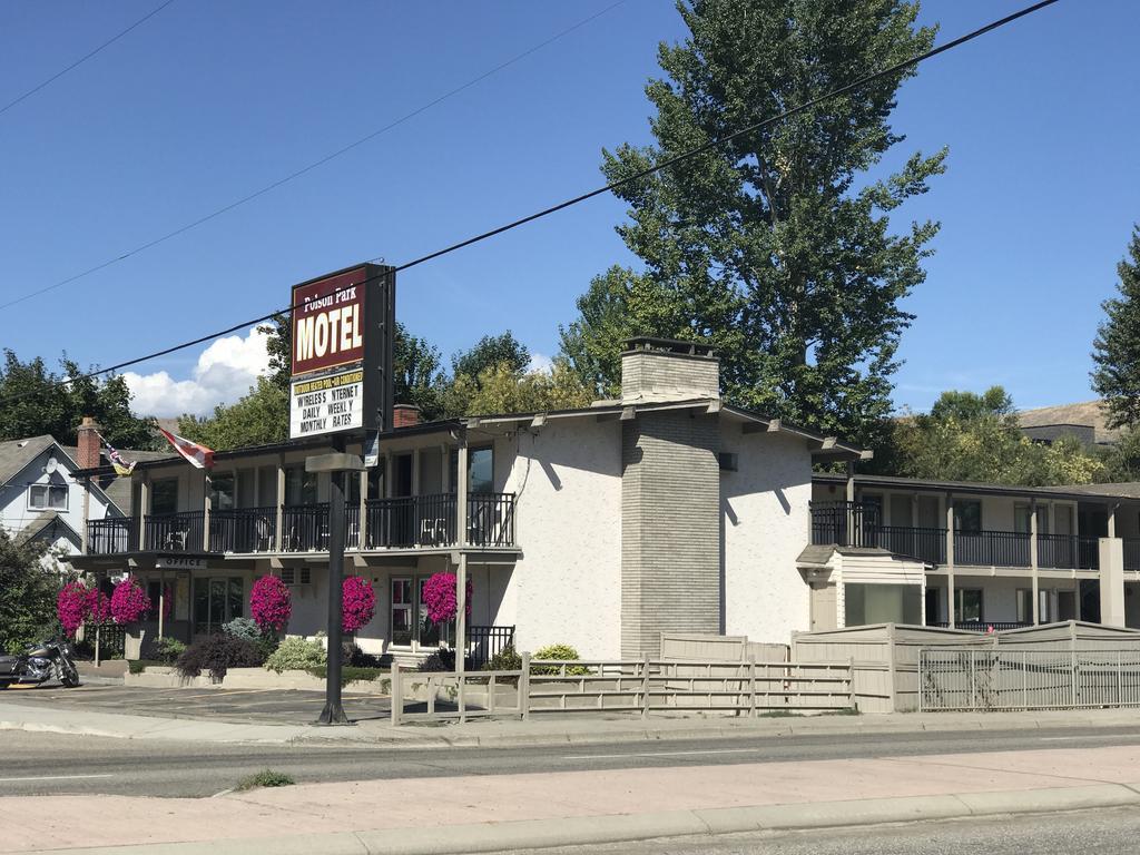 Polson Park Motel Vernon Zewnętrze zdjęcie