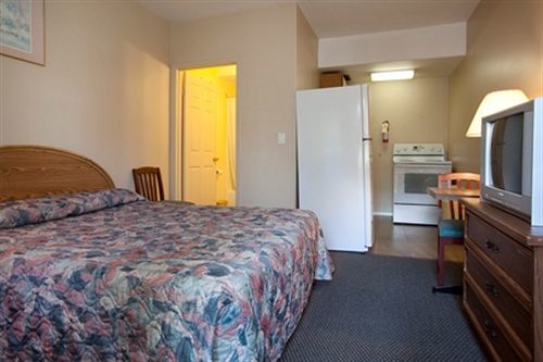 Polson Park Motel Vernon Zewnętrze zdjęcie