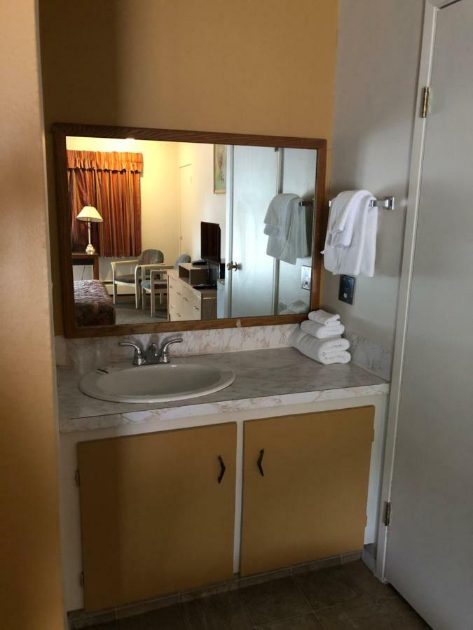 Polson Park Motel Vernon Zewnętrze zdjęcie